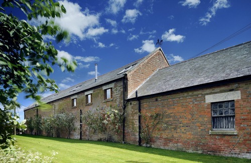 New Forest District House | The Long Barn at Warborne Farm