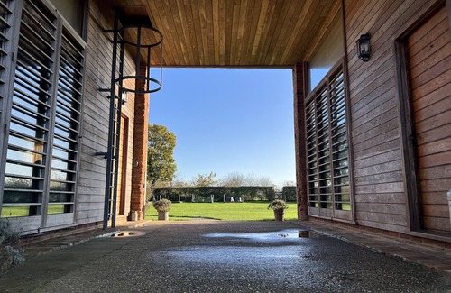 New Forest District House | The Long Barn at Warborne Farm