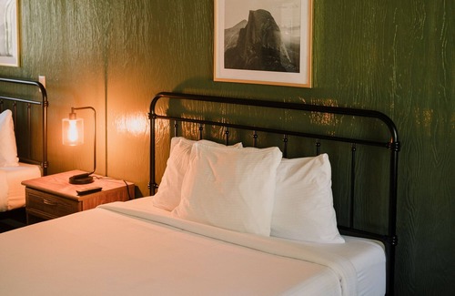 Long Barn Cabin | The Long Barn Lodge - Double Queen Room with Sofa Sleeper