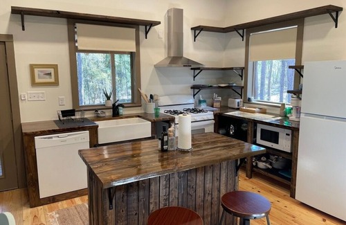 Tallahassee Cabin | The Longleaf Cabin is our largest cabin ideal for 2 families and kids
