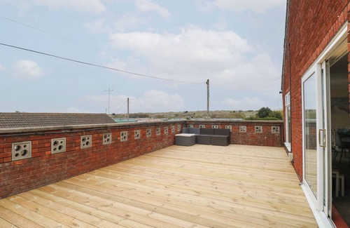 Sea Palling Cottage | THE LOOK OUT, family friendly, country holiday cottage in Sea Palling