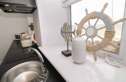 South Shields Cottage | THE LOOK OUT, pet friendly, country holiday cottage in South Shields