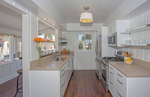 West Beach House | The Lookout at West Beach - Summertime in the Heart of West Beach