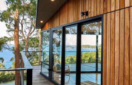 Eaglehawk Neck House | The Lookout House at Pirates Bay