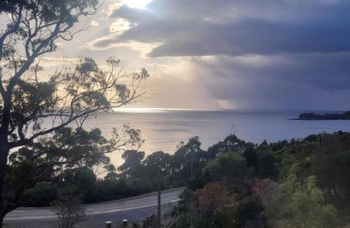Eaglehawk Neck House | The Lookout House at Pirates Bay