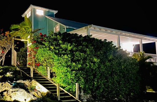 Marsh Harbour House | The Lookout HousenLarge 5-bedroom home with stunning views on the Sea of Abaco