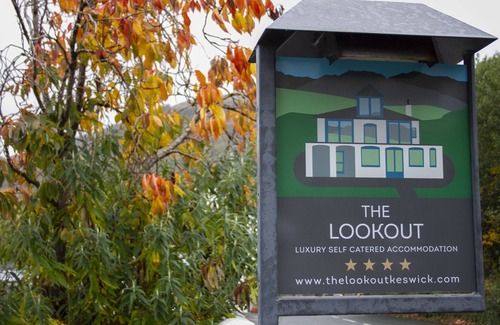 Keswick House | The Lookout Keswick -Luxury House