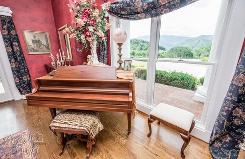 Canton House | The Loralei Inn. peaceful mountain getaway!