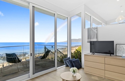 Lorne House | The Lorne House - Perfectly positioned just meters from the sand.