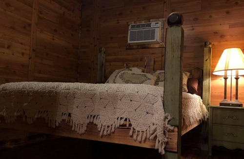 Morrilton Cabin | "The Lost Cabin" on Petit Jean Mountain