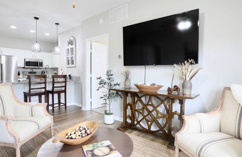 Oxford Apartment | The Lottie, Fall Season Sale!