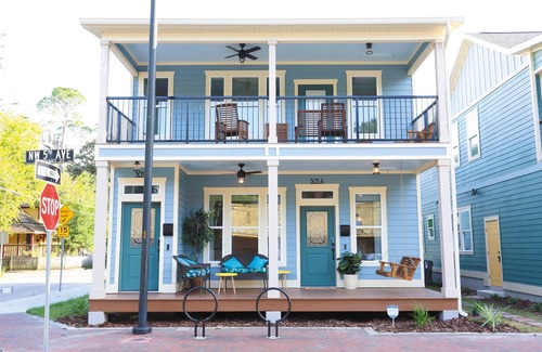 Pleasant Street House | The Lotus Suite. Newly Built, Upscale, Central