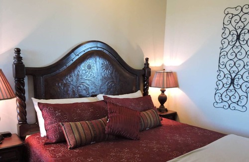 Johnson City Apartment | The Louis XIV Suite @ Lighthouse Hill Ranch-Pet & ATV friendly-2,001 Acre Ranch