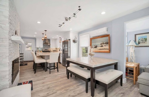 Niantic House | The Lounge House | Giants Neck Beach, Water Views and Coastal Comfort