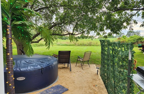 South Haven House | "The Love Shack" For Couples - Private Hot Tub, Meals, Pampering, Pet Sitting!
