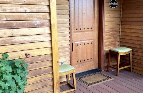 Manitou Springs Cottage | The Love Shack @ Manitou Incline