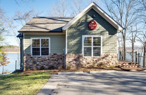 Winchester House | The Love Shack - Waterside Cottage #1 with a DOCK on Tims Ford Lake at Twin Creeks Marina & Resort