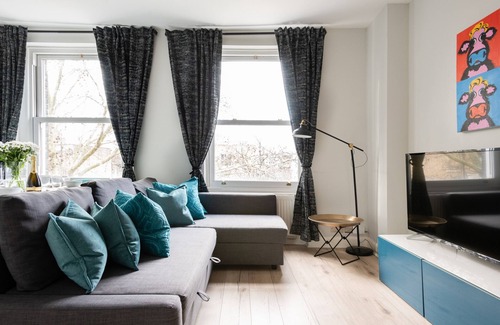 Camberwell Apartment | The Love Walk 3 bedroom Apartment