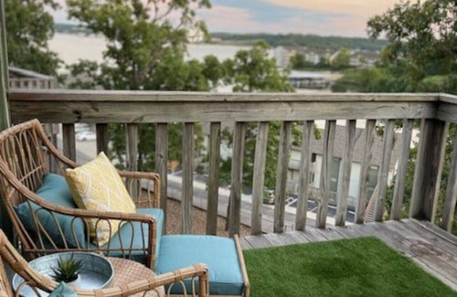 Lake Ozark Condo | The Lucky Minnow-Hot Tub, Pool, Pet Friendly