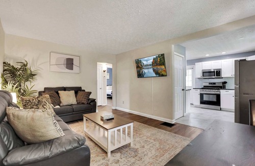 Columbus House | The Lucky 7's Inn-5 Beds