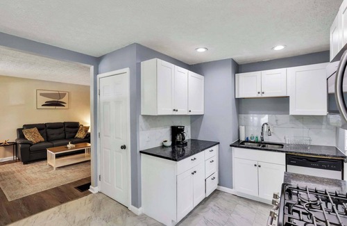 Columbus House | The Lucky 7's Inn-5 Beds