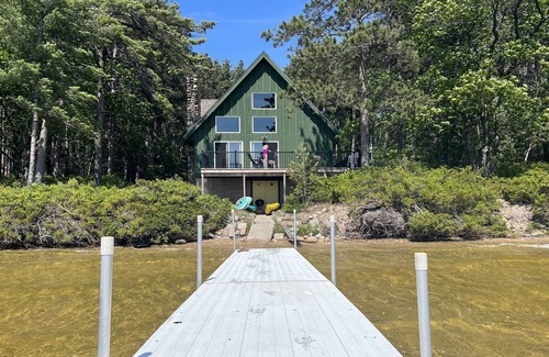 Beaver Island Cottage | 🍀 The Lucky Charm on Beaver Island's Lake Geneserath!