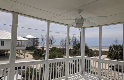 Indian Pass House | The Lucky Dog Beach House steps from the beach.