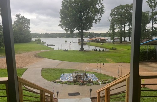 Negreet House | The Lure Camp, S. Toledo Bend. Secluded Cove, Boat ramp on property sleeps 6.
