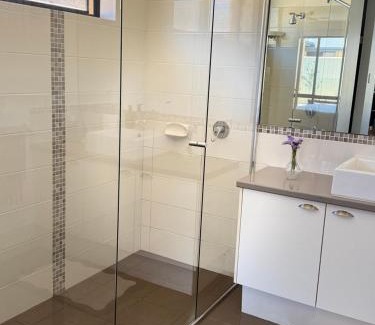 Southern River Villa | The Lux Dip