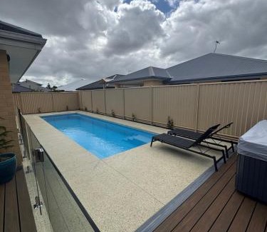 Southern River Villa | The Lux Dip