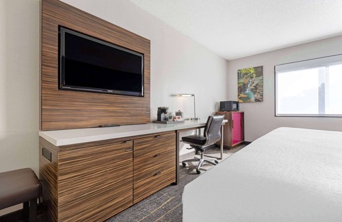 Waterloo Hotel | The Lux Hotel & Conference Center, an Ascend Collection Hotel