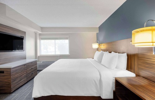 Waterloo Hotel | The Lux Hotel & Conference Center, an Ascend Collection Hotel