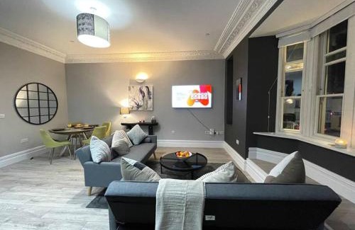 Canton Apartment | The Lux Loft Spacious & Stylish