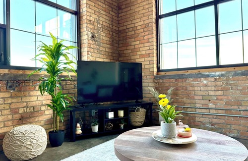 Canal Park Apartment | The Luxe Loft in Canal Park | NEW- Boho-Chic
