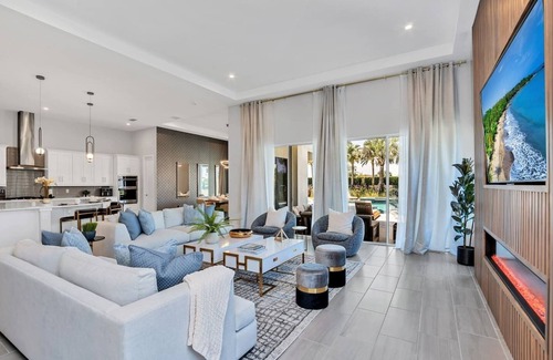 West Kissimmee Villa | The Luxurious Bear's Den Estate-TB009