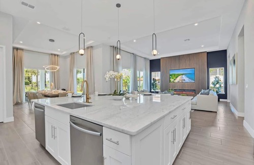 West Kissimmee Villa | The Luxurious Bear's Den Estate-TB009