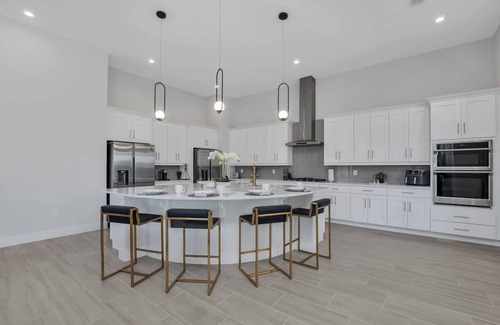West Kissimmee Villa | The Luxurious Bear's Den Estate-TB009