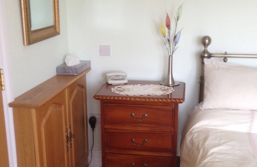 Probus Apartment | The Luxury Bluebell Apartment Suite with Wheelchair Access