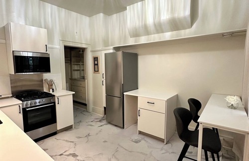 South Main Street Apartment | The Macberns Row House (Unit 2)