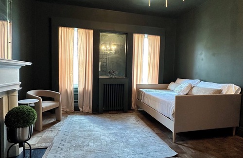 South Main Street Apartment | The Macberns Row House (Unit 2)