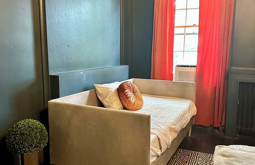 South Main Street Apartment | The Macberns Row House (Unit 2)