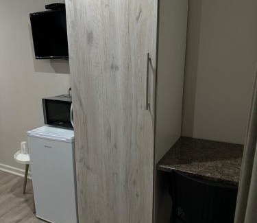 Kimberley House | THE MAGALIES