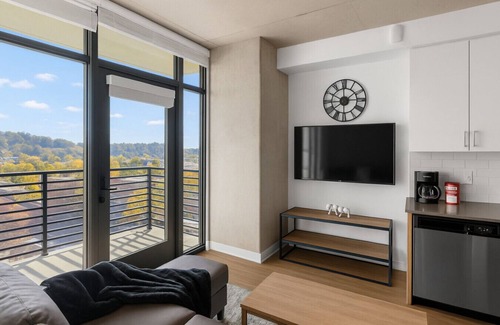 Five Points South Apartment | The Magic City Traveler’s Nest