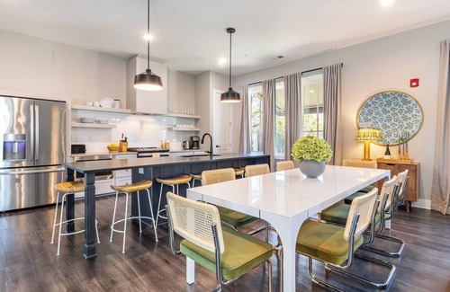 Germantown Apartment | The Magnolia - AvantStay | 52 Bedrooms, Sleeps 156