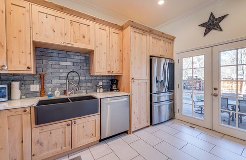 Old Town West House | ‘The Magnolia House’ w/Hot Tub < 1 Mi to Old Town