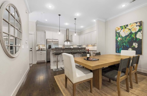 Fayetteville House | The Magnolia - Walk to Downtown - 0.5 mi to UofA