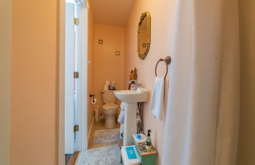 Cumbola Bed & Breakfast | The Maid's Quarters Bed Breakfast & Tearoom