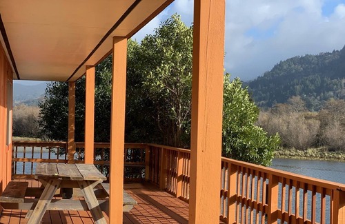 Gold Beach House | The MAILBOAT House