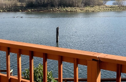 Gold Beach House | The MAILBOAT House