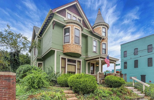 Babe Denny House | The Main House at The Birdhouse on Meridian.